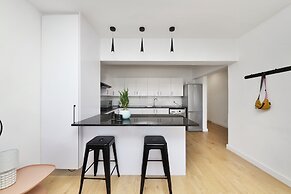 Two Bedroom Apartment With Mountain Views