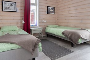 Ekker Island Arctic Lodge