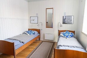 Ekker Island Arctic Lodge