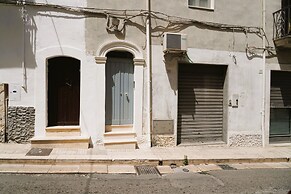 Palazzo Lorizzo - Arcuève