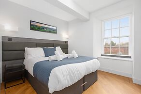 314 Reid's Corner - by Stay Dunfermline