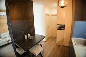 Sirius Lux Apartments