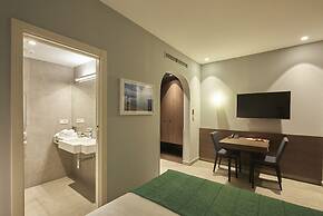 M Suite Hotel