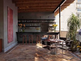 Hotel Dama
