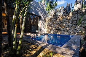 Kuun Taak Tulum