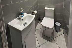 Studio Flat in London