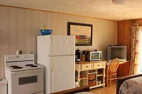 CLIPPER SHIPP BEACH MOTEL