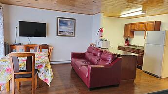 CLIPPER SHIPP BEACH MOTEL