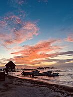 Casa Tekio Holbox by Kin Studios