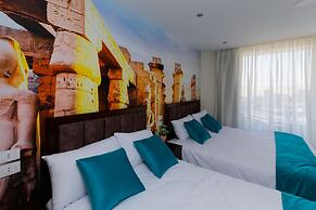 Diamonds Pyramids View INN