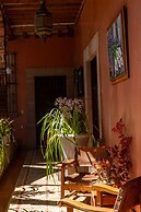 LA CASA B & B