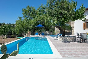 Silver Gem Villa With Private Pool
