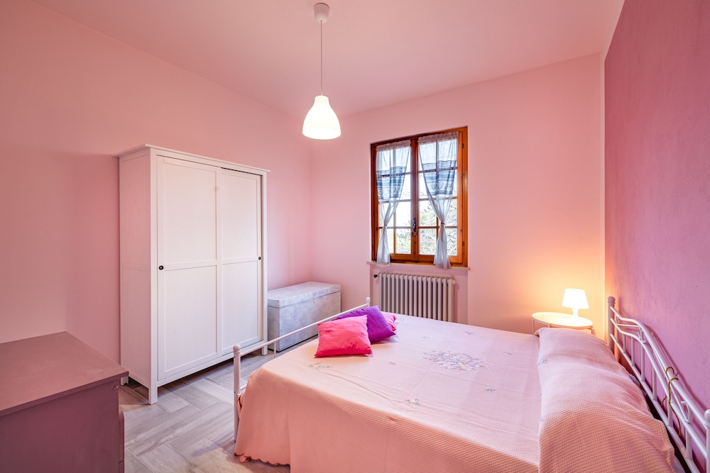 Comfortable Home Vittoria2 Among Greenery