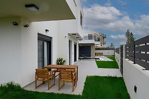 Elegant & Stylish Villas With Shared Pool in Crete