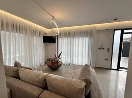 Elegant & Stylish Villas With Shared Pool in Crete