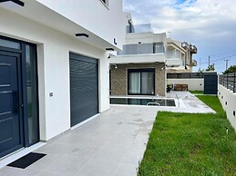 Elegant and Stylish Villas Complex in Crete