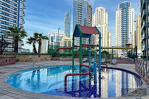 WelHome - Mesmerizing 1BR Apartment in Damac Waves A
