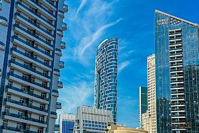 WelHome - Mesmerizing 1BR Apartment in Damac Waves A