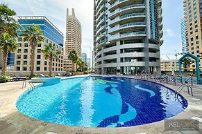 WelHome - Mesmerizing 1BR Apartment in Damac Waves A