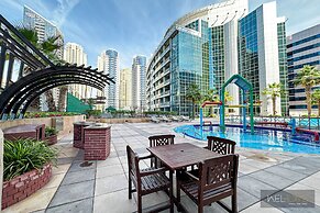 WelHome - Mesmerizing 1BR Apartment in Damac Waves A