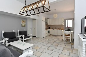 Anemolia Apartments With Pool