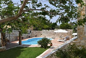 Anemolia Apartments With Pool