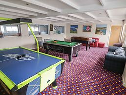 13 Gower Holiday Village