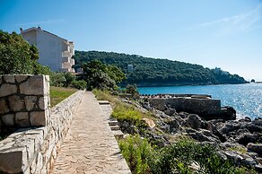 Open Sea Apartments