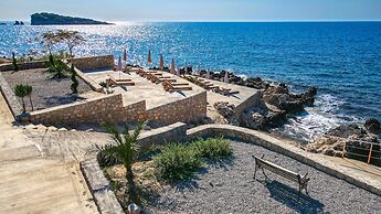 Open Sea Apartments