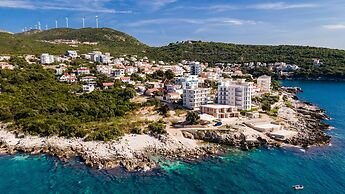 Open Sea Apartments
