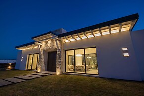 Pueblo Vinícola Parvada by Lumina