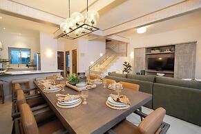 Pueblo Vinícola Parvada by Lumina