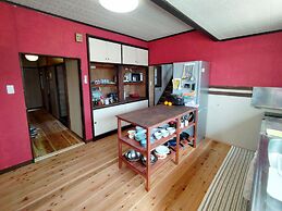 Guesthouse Bench