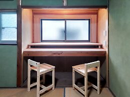 Guesthouse Bench