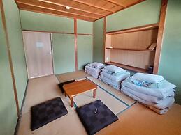 Guesthouse Bench