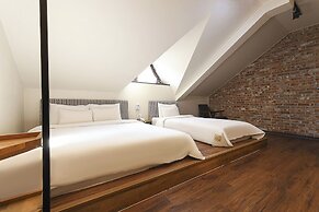 Hotel Gray