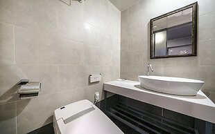 Hotel Gray