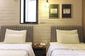 Hotel Gray