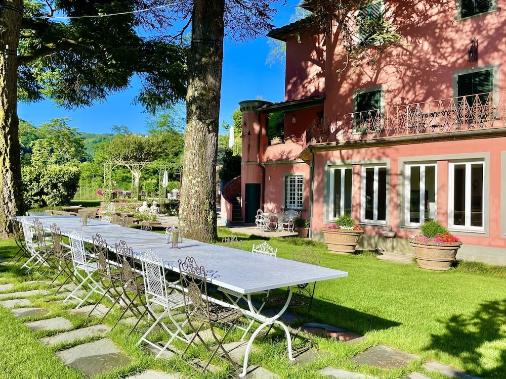 Burlamacchi Villas