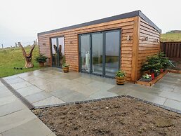 Height End Farm Log Cabin