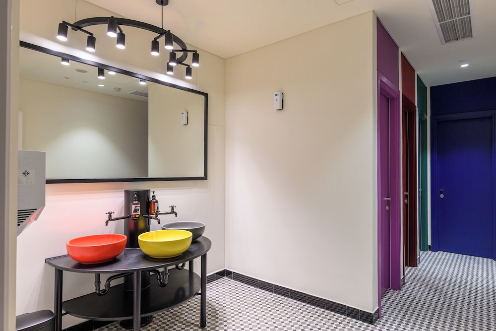 Wink Cantho Centre, Unscripted by Hyatt - 24 Hours stay
