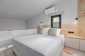 The 8 Suites