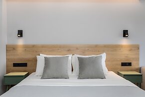 The 8 Suites