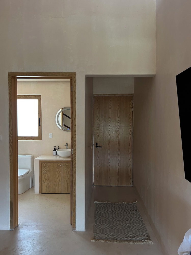 Xeno Hotel Boutique
