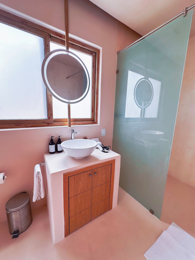 Xeno Hotel Boutique