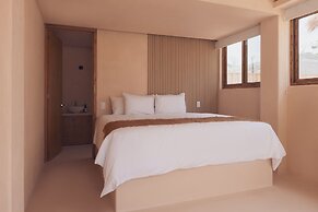 Xeno Hotel Boutique