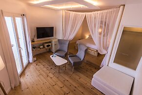 Salt Suites by Mr and Mrs White