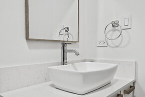Casa Elena by Otium