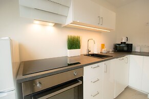 Stylish & Modern Apartment