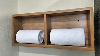 Victoria Suites